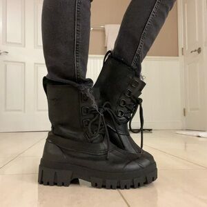 rag & bone Black snow/rain boots - Chunky Combat Sole, Lace-Up, fleece lined